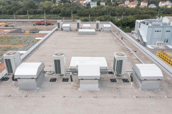 Beverage logistics center: Hall climate solution enables ideal storage conditions in different temperature zones