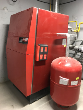 DHL логистична база в София с ефективно отопление от Ховал с покривни децентрализирани апарати TopVent и кондензен газов котел UltraGas