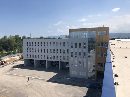 Карго Партнърс логистични халета с отопление, охлаждане и вентилация с ефективни покривни климатични апарати TopVent  с термопомпа