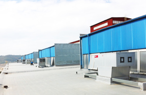 Производствена база Асарел Медет с отопление и вентилация с рекуперация чрез покривни апарати RoofVent TopVent от Hoval