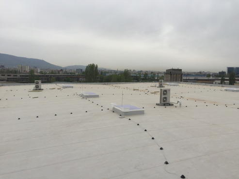 Карго Партнърс логистични халета с отопление, охлаждане и вентилация с ефективни покривни климатични апарати TopVent  с термопомпа